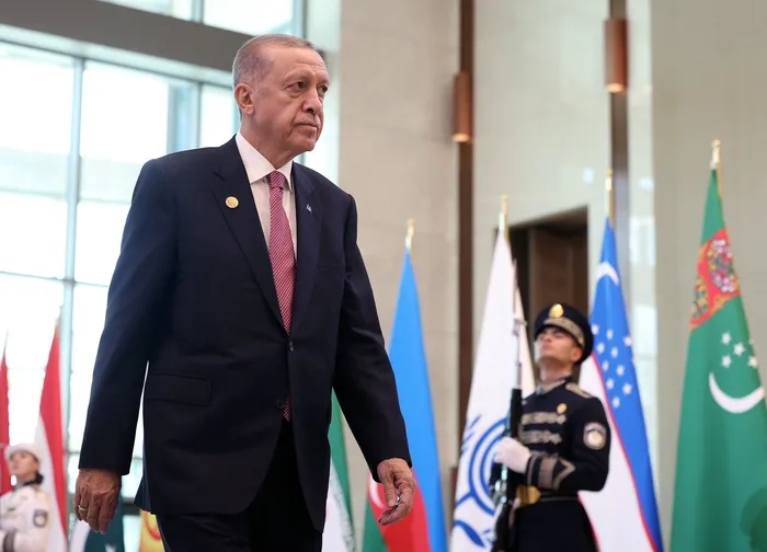 baskan-erdogan-ozbekistanda-aile-fotografinda-saginda-aliyev-solunda-mirziyoyev-ekonomi-zirvesinde-hangi-konul-1699515757988.jpeg Başkan Erdoğan'dan Ekonomik İşbirliği Teşkilatı Zirvesi'nde İslam alemine Gazze çağrısı: Müslümanlar olarak birliğimiz güçlendirmeliyiz-6