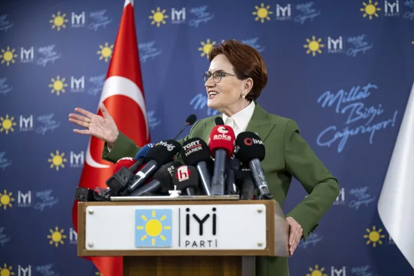 meral-aksener-masayi-devirdi-chp-cephesi-ofke-kustu-siyasetci-fondas-gazetecisi-sanatcisi-siraya-girdi-1677849975665.jpg Meral Akşener masayı devirdi! CHP cephesi öfke kustu: Siyasetçi, fondaş gazetecisi, sanatçısı sıraya girdi-3