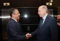 Başkan Erdoğan, Özgür Özel'i makam katının girişinde karşıladı!