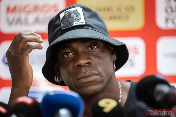 Balotelli İsviçre'yi karıştırdı! İtalyan yıldız Basel ile Sion karşılaşmasında saha kenarına gelirken cinsel organını çıkarıp... - 15