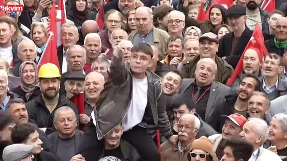 CHP'nin Karabük mitinginde Özel'in söz verdiği Deniz'in suç kaydı olduğu ortaya çıktı