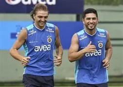 Emenike ve Sezer sağlık kontrolünde