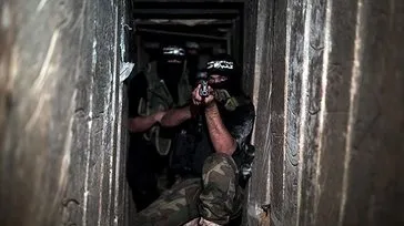 El-Kassam Tugayları Gazze Şeridi’nde bir grup İsrail askerini pusuya düşürüp esir aldı