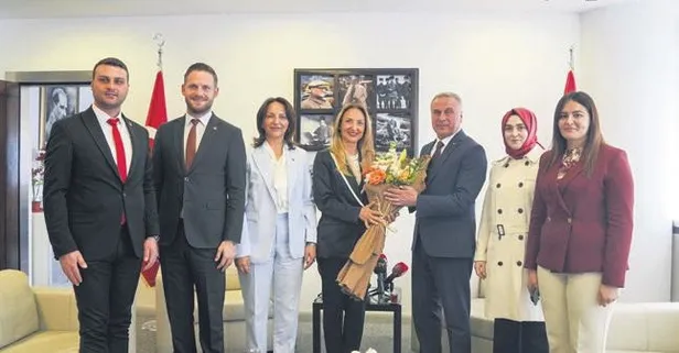 Siyasette bayram havası