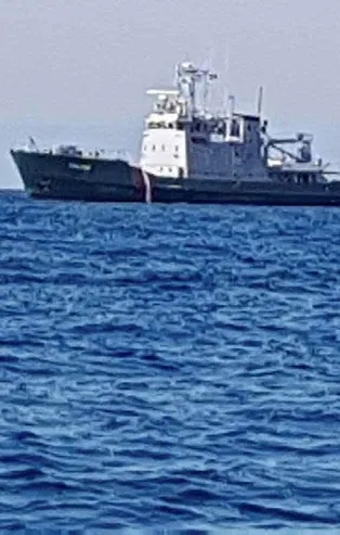 Yunan gemisi Kuşadası Körfezi’nde görüntülendi