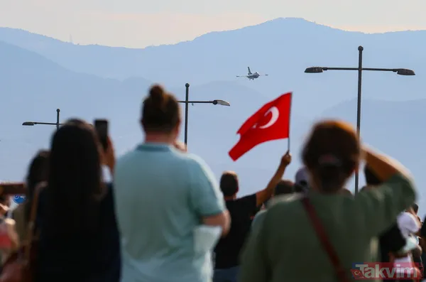 Heyecan veren gösteri! SOLOTÜRK nefes kesti - 18