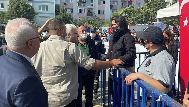 CHP'li Kemal Kılıçdaroğlu'na İzmir'de peş peşe tepkiler! Önce kentsel dönüşüm sonra belediyeden kovulan işçi-3