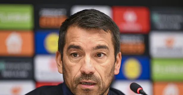 van Bronckhorst'tan veda mesajı! "Bana daha fazla zaman verilseydi..."