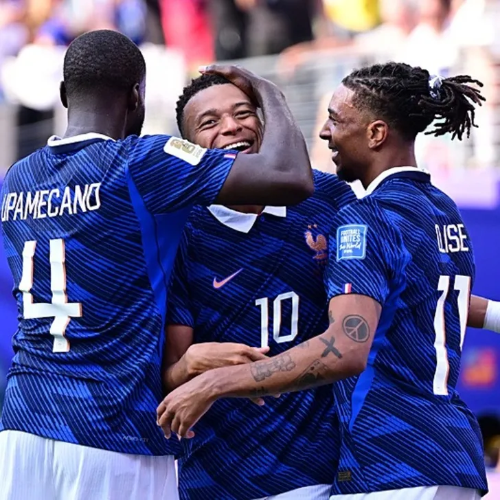 Mbappe şov yaptı, Fransa son 16 biletini kaptı! İsveç'i 3-0'la geçti