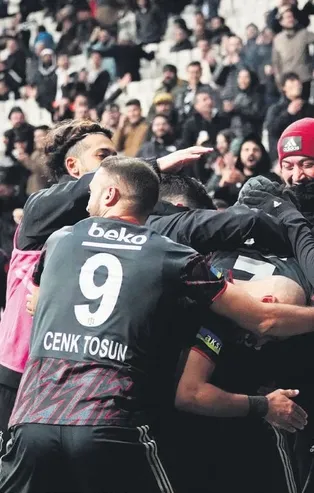 Ziraat Türkiye Kupası 5. turunda Beşiktaş 5 dakikada 3 gol atarak maçı aldı
