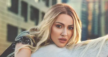 Kaan Yıldırım ile aşk yaşayan Hadisenin gözyaşları: Küçük Bir Yolu ilk dinlediğimde...