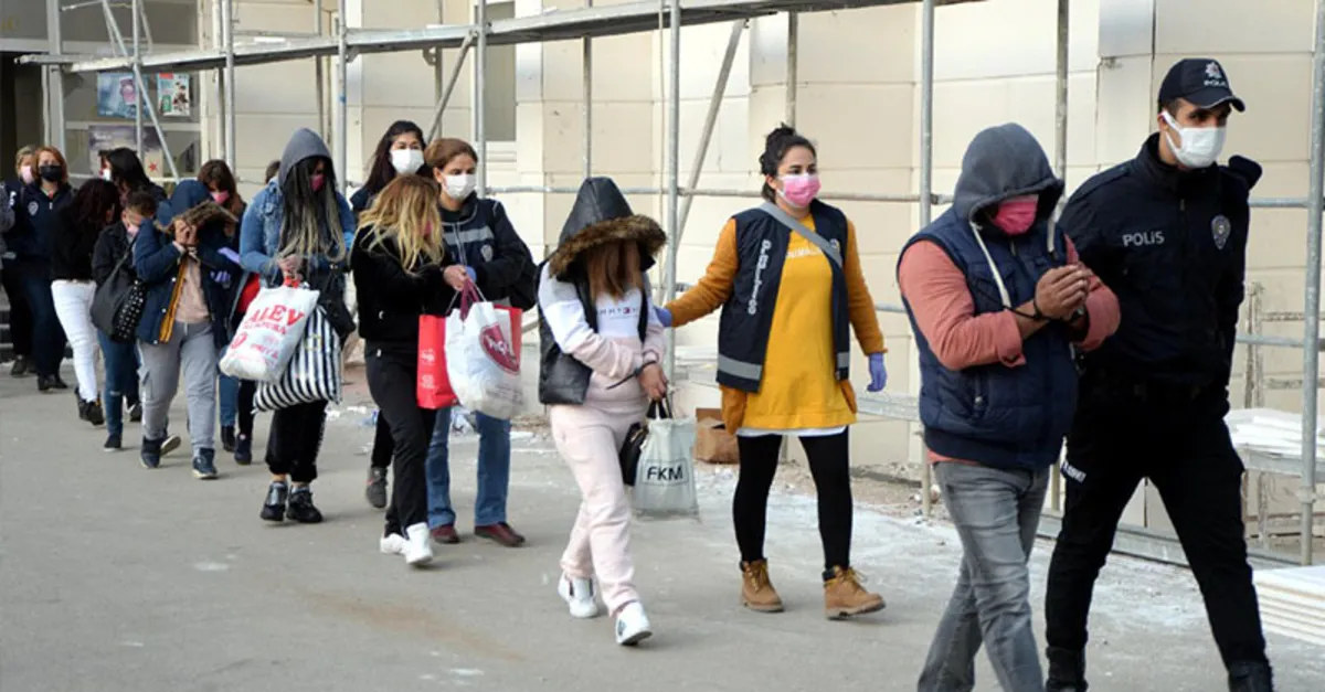Mersin'de fuhuş operasyonu: 24 gözaltı