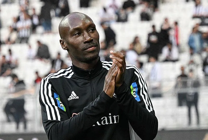 Beşiktaşlı taraftarlardan Atiba Hutchinson’a veda