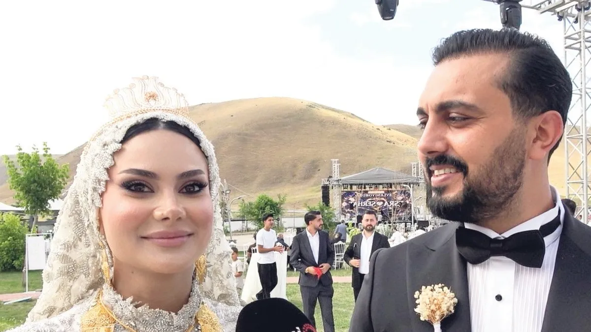 Van'da görkemli düğün! Damada 20 milyon TL, geline kilolarca altın takıldı