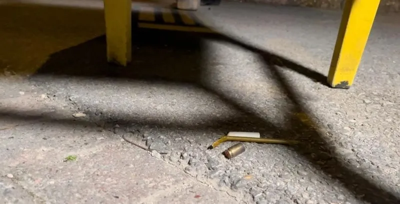 bursada-eglence-mekanina-silahli-saldiri-ismi-kadar-kursun-siktilar-1706162920731.jpeg Bursa'da eğlence mekanına silahlı saldırı! İsmi kadar kurşun sıktılar-2