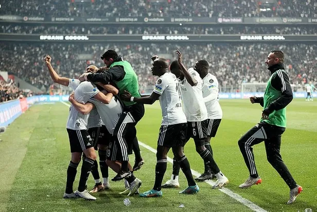 Beşiktaş Galatasaray'a karşı evinde üst üste 6. kez kazandı! Zirve'de kartları yeniden dağıttı-7