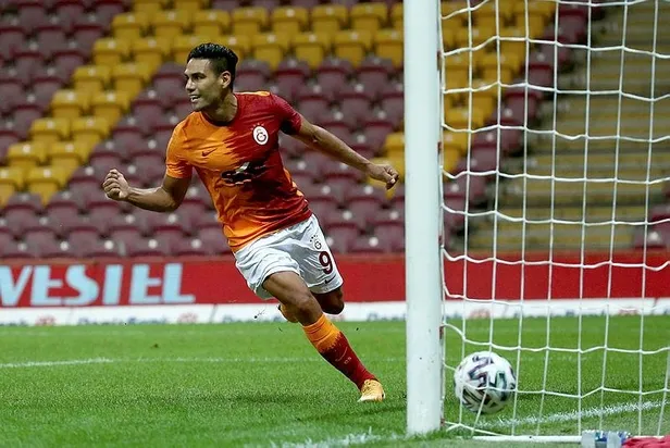 falcao-yildizlasti-galatasaray-galibiyeti-3-golle-aldi-1599937156756.jpeg