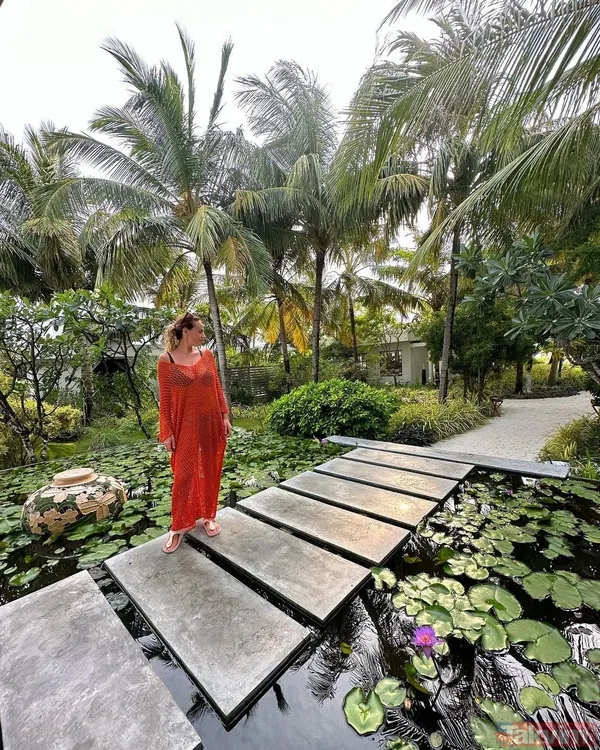 4 ay önce doğum yapmıştı! Seda Bakan’dan siyah bikinili kumsal pozları! Hadise’nin sıkı dostuna bakın sosyal medyaya damga vurdu... - 21