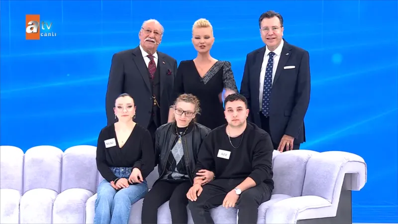 Müge Anlı'da 23 yıldır görmedikleri anneleriyle yüzleştiler: “Bu yaşımda anne sevgisini tattım”-18