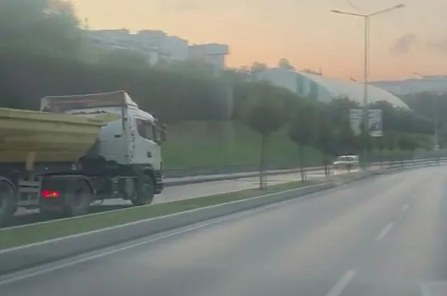 İstanbul'da trafik terörü! Hafriyat kamyonu kilometrelerce ters şeritten ilerledi