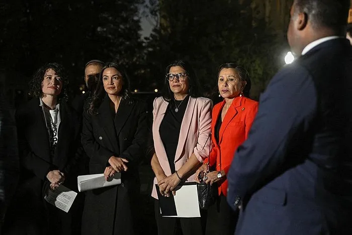 Katil İsrail destekçilerinden skandal tehdit: Filistin asıllı Temsilciler Meclisi Üyesi Rashida Tlaib'i "vurmayı" tartıştılar-3