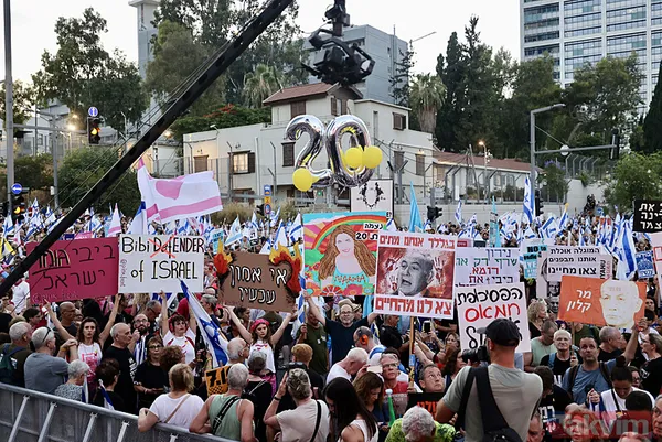 Tel Aviv'de isyan ateşi büyüyor! Katil Netanyahu'nun istifası için on binlerce İsrailli yine sokaklara akın etti - 3