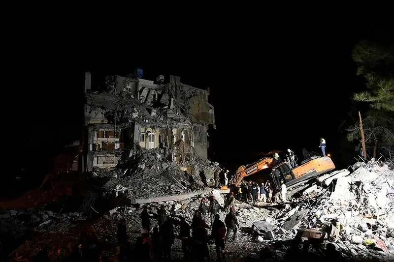 Son dakika: Hazine ve Maliye Bakanlığı ile Avrupa İmar Bankası arasında deprem bölgesine 500 milyon avroluk destek anlaşması-5