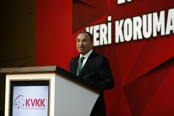 son-dakika-adalet-bakani-bozdagdan-kuran-i-kerime-yonelik-alcak-saldiriya-tepki-1674898365482.jpg Son dakika: Kur'an-ı Kerim'e yönelik alçak saldırı! Adalet Bakanı Bekir Bozdağ: Sebebi tamamen İslam düşmanlığı-6