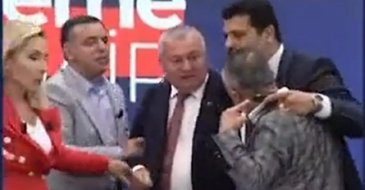 DP'li Cemal Enginyurt ve koruması canlı yayında gazeteci Latif Şimşek'i darp etti!