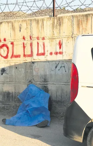 Ah be usta! 'Ölü yazan' duvarın dibinde ölü bulundu