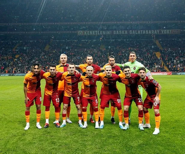 aslan-icardi-ile-guldu-galatasaray-sahasinda-karsilastigi-umraniyesporu-3-2lik-skorla-maglup-etti-1675279614295.jpeg