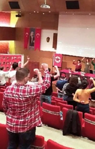 CHP'li belediyeden terör destekçisi SGDF'ye ücretsiz salon! Terör dağdan Kadıköy'e indi