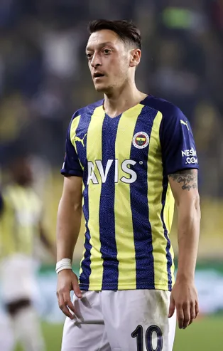 Fenerbahçe Başkanı Ali Koç Mesut Özil'e rest çekmişti! İşte Özil'in bardağı taşıran ticari kaygıları