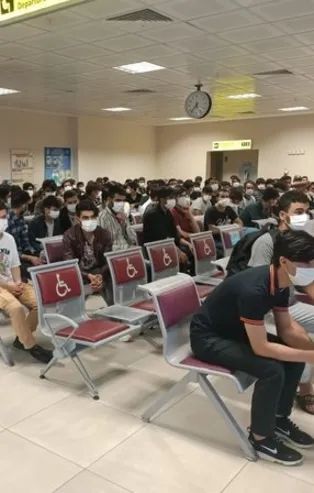 Düzensiz 272 göçmen sınır dışı edildi!