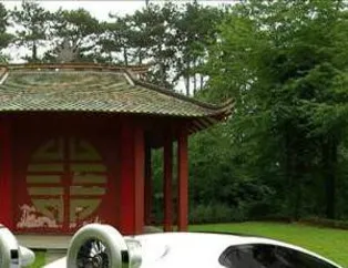 Hem karada hem suda Volkswagen Aqua