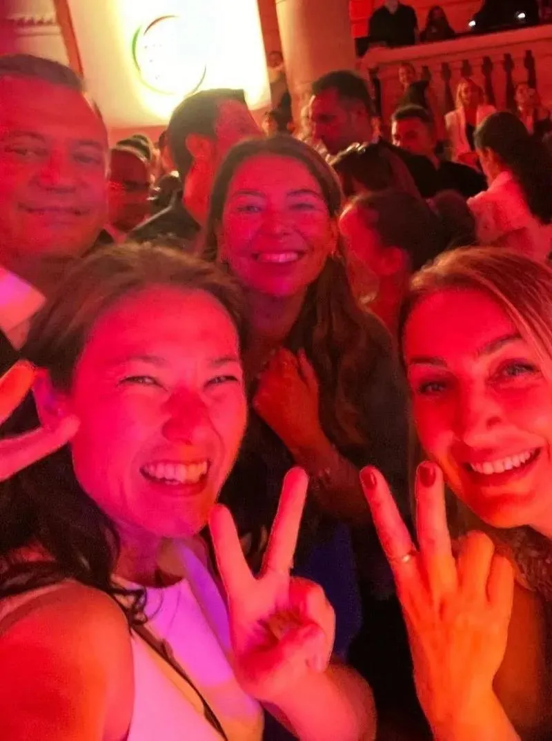 CHP yönetimi Paris'te after partide