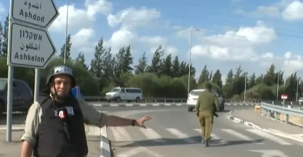 İşgalci İsrail askerlerinden A Haber muhabirine müdahale! Katliam konvoyu canlı yayında görüntülendi