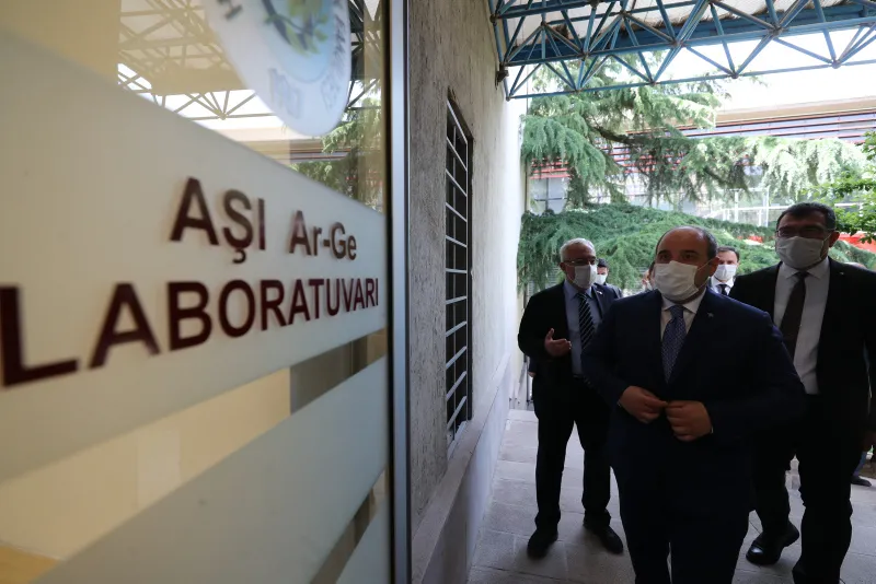 Sanayi ve Teknoloji Bakanı Mustafa Varank'tan, Türkiye'nin tek aşı enstitüsüne ziyaret! Çalışmaları yerinde inceledi - 2