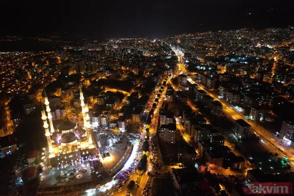 Deprem bölgesinde Miraç Kandili idrak edildi | Eller semaya açıldı! "İnşallah bir daha böyle acılar yaşamayız" - 11