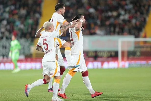 galatasaray-deplasmanda-alanyasporu-4-1-maglup-etti-1681847521501.jpeg