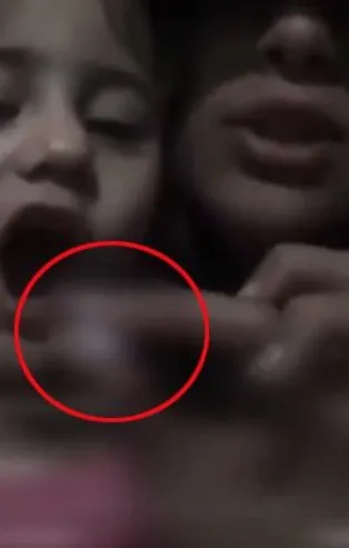Betül Aşçı isimli kadına tepki yağıyor! 3 yaşındaki kuzenine Instagram canlı yayınında sigara içirmişti