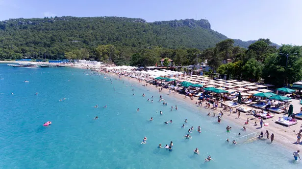 kemer-pandemi-doneminde-1-milyon-100-bin-turist-agirladi-1608183489878.jpg