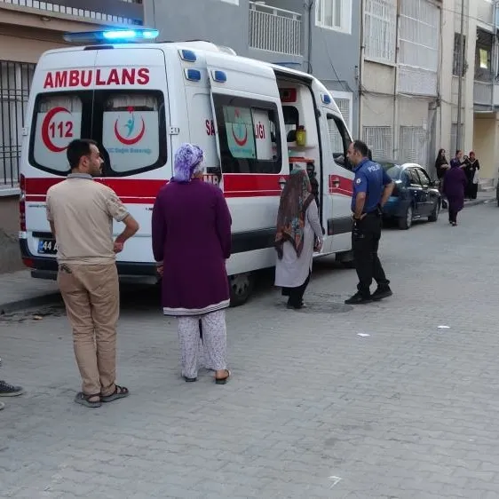 Genç kız evinde asılı halde bulundu