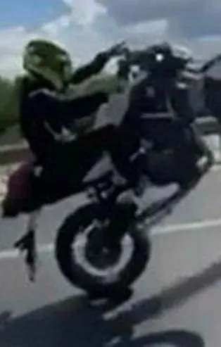 Motosikletli magandaya ceza yağdı