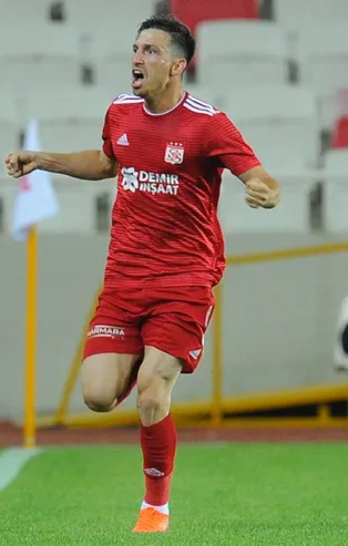 4 büyüklerin transfer listesindeydi! Mert Hakan Yandaş transfer ateşini yaktı