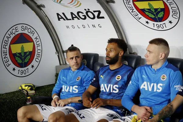 fenerbahce-transfer-haberleri-fenerbahcede-buyuk-operasyon-pelkas-da-topun-agzinda-1655557255377.jpg