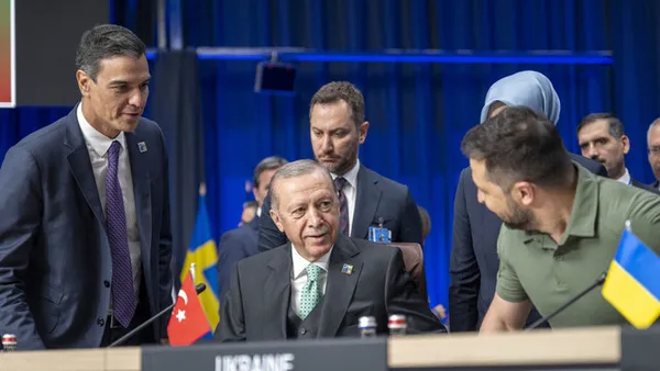 uluslararasi-politikaya-turkiye-damgasi-dikkat-ceken-analiz-erdogan-siyasi-oyunun-diplomatik-galibi-1691665664539.jpg Uluslararası politikaya Türkiye damgası! Dikkat çeken analiz: Erdoğan siyasi oyunun diplomatik galibi-2