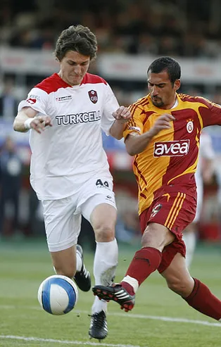 Süper Lig'in eski yıldızı Cevher Toktaş'a 5 yaşındaki oğlunu öldürdüğü gerekçesiyle ağırlaştırılmış müebbet hapis cezası