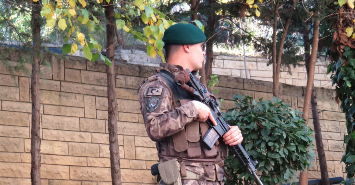 İstanbul’da hareketli dakikalar!  Kurt kapanı 2019-17 ile 39 ilçede durdurulan araçlar didik didik arandı
