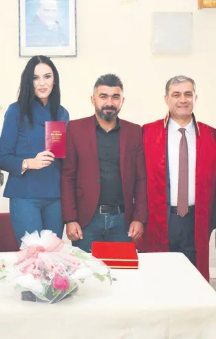 İYİ Partili Elmalı Belediye Başkanı Halil Öztürk'ten skandal! Nikahını kıydığı makam şoförünün eşiyle yasak ilişki yaşadı